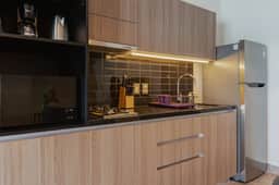 Stylish Studio w/ Gym & Pool Access | VIATO HOMES - Image 3