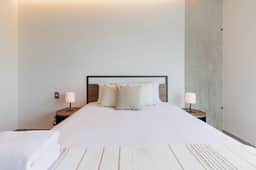 Modern 1-BR Apt w/ Skyline Views | VIATO HOMES - Image 2
