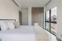 Urban 1-BR Apt w/ AC & Skyline Views | VIATO HOMES - Image 3