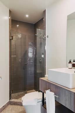 Chic Studio w/ WiFi & Work Hub | VIATO HOMES - Image 4