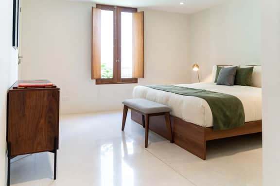 Modern getaway w/pool in the heart of the city | Centro by VIATO HOMES - Image 5