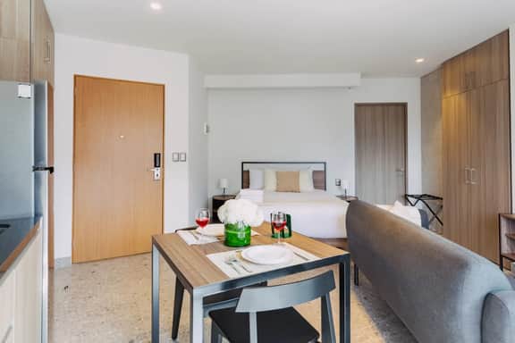 Smart Living Studio w/ Gym & Rooftop |VIATO HOMES - Image 3