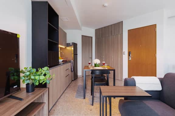 Chic Studio w/ WiFi & Work Hub | VIATO HOMES - Image 2