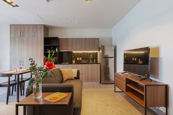 Stylish Studio w/ Gym & Pool Access | VIATO HOMES - Image 1