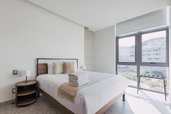 Relaxing 1BR w/ Pool & BBQ Area | VIATO HOMES - Image 1
